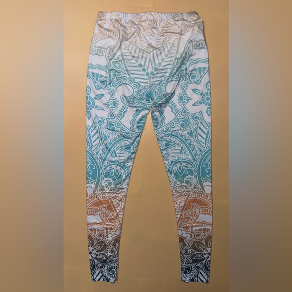 Lot of 2 Womens Athletic Fit Ankle Leggings; Size S/M; Unbranded - Picture 4 of 5